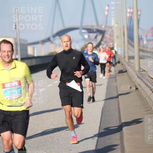 03.10.2025 - Köhlbrandbrückenlauf Jannik Wohlers http://msf.ph/oto/9077602 03.10.2025 09:44:16 Position 3 1083 meine-sportfotos.de
