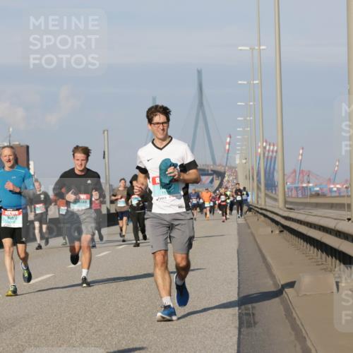 03.10.2025 - Köhlbrandbrückenlauf Jannik Wohlers http://msf.ph/oto/9077615 03.10.2025 09:52:31 Position 3 1319, 15 meine-sportfotos.de