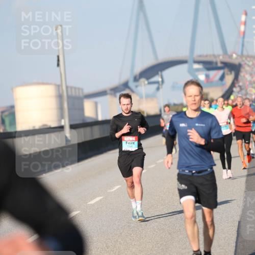 03.10.2025 - Köhlbrandbrückenlauf Jannik Wohlers http://msf.ph/oto/9077626 03.10.2025 09:44:19 Position 3 1068 meine-sportfotos.de