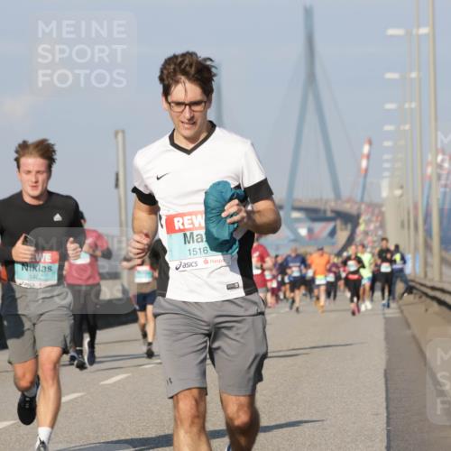 03.10.2025 - Köhlbrandbrückenlauf Jannik Wohlers http://msf.ph/oto/9077631 03.10.2025 09:52:32 Position 3 1402, 1516 meine-sportfotos.de