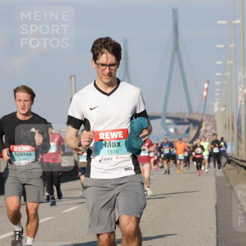 03.10.2025 - Köhlbrandbrückenlauf Jannik Wohlers http://msf.ph/oto/9077640 03.10.2025 09:52:32 Position 3 1402, 1516 meine-sportfotos.de
