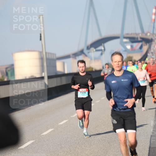 03.10.2025 - Köhlbrandbrückenlauf Jannik Wohlers http://msf.ph/oto/9077641 03.10.2025 09:44:19 Position 3 1068 meine-sportfotos.de