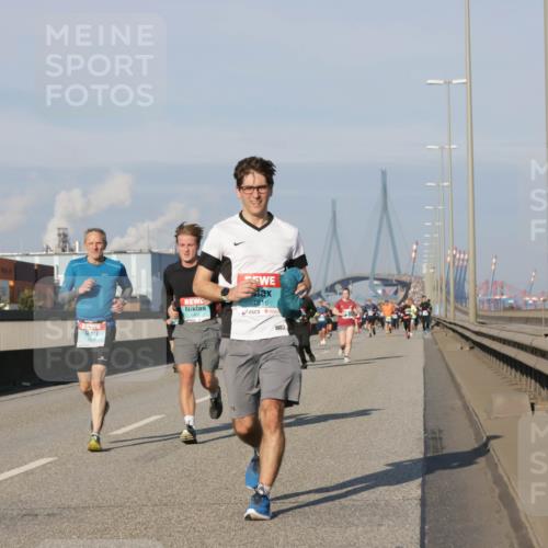 03.10.2025 - Köhlbrandbrückenlauf Jannik Wohlers http://msf.ph/oto/9077654 03.10.2025 09:52:33 Position 3  meine-sportfotos.de