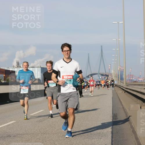 03.10.2025 - Köhlbrandbrückenlauf Jannik Wohlers http://msf.ph/oto/9077657 03.10.2025 09:52:33 Position 3 1402, 516 meine-sportfotos.de