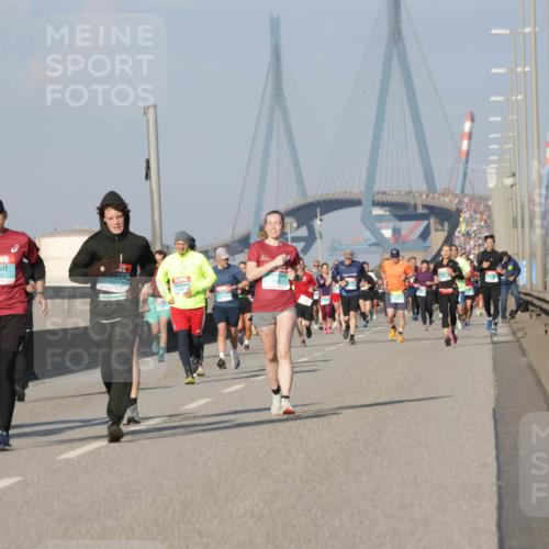 03.10.2025 - Köhlbrandbrückenlauf Jannik Wohlers http://msf.ph/oto/9077693 03.10.2025 09:52:35 Position 3 135 meine-sportfotos.de