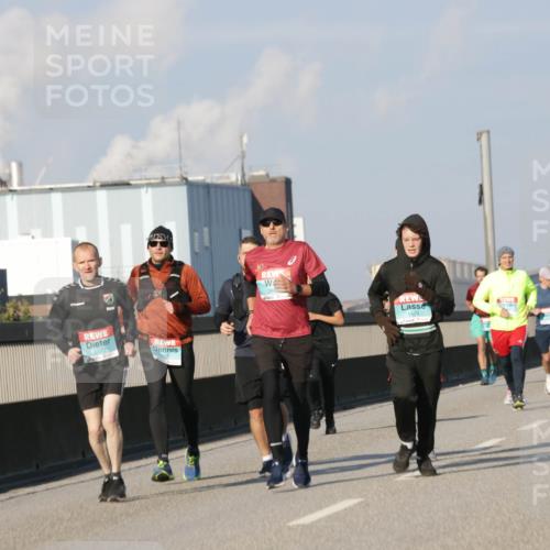03.10.2025 - Köhlbrandbrückenlauf Jannik Wohlers http://msf.ph/oto/9077701 03.10.2025 09:52:36 Position 3 3320, 1673 meine-sportfotos.de