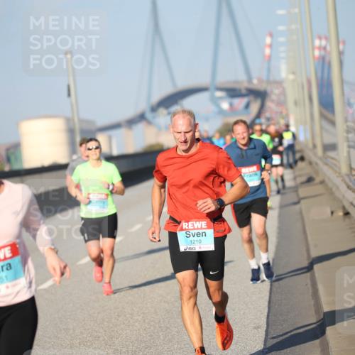 03.10.2025 - Köhlbrandbrückenlauf Jannik Wohlers http://msf.ph/oto/9077706 03.10.2025 09:44:30 Position 3 1251, 1210 meine-sportfotos.de