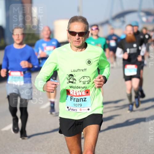 03.10.2025 - Köhlbrandbrückenlauf Jannik Wohlers http://msf.ph/oto/9077731 03.10.2025 09:44:42 Position 3 1079 meine-sportfotos.de