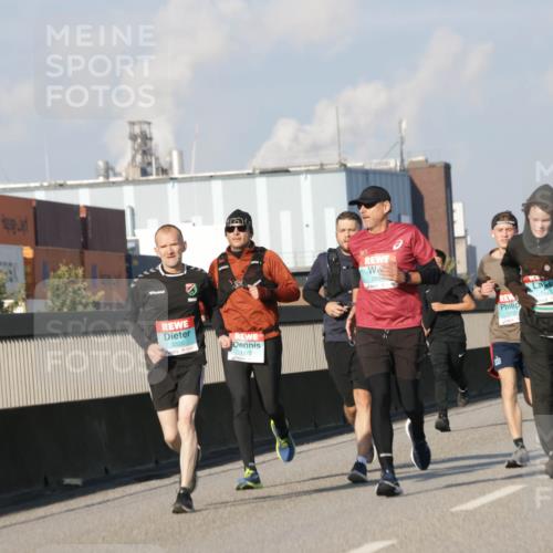 03.10.2025 - Köhlbrandbrückenlauf Jannik Wohlers http://msf.ph/oto/9077737 03.10.2025 09:52:37 Position 3 3320, 1125, 269, 1722 meine-sportfotos.de