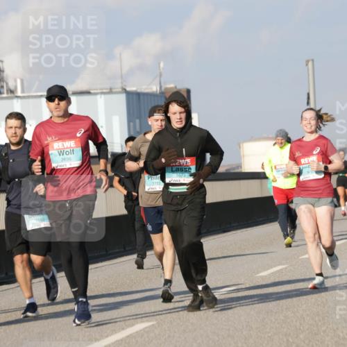 03.10.2025 - Köhlbrandbrückenlauf Jannik Wohlers http://msf.ph/oto/9077810 03.10.2025 09:52:39 Position 3 1680, 2696, 1673, 1722, 1410 meine-sportfotos.de