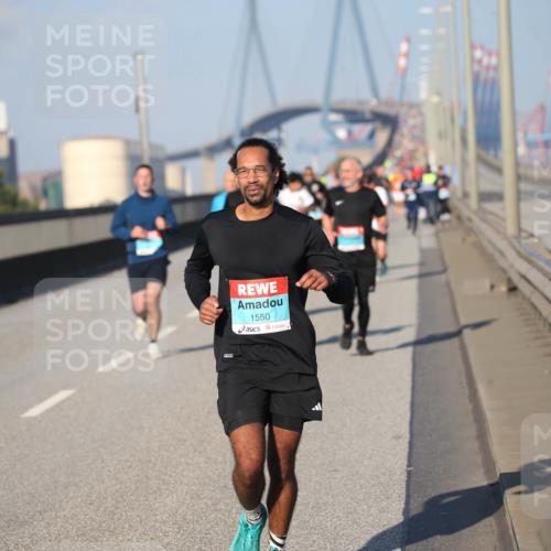 03.10.2025 - Köhlbrandbrückenlauf Jannik Wohlers http://msf.ph/oto/9077813 03.10.2025 09:44:48 Position 3 1550 meine-sportfotos.de