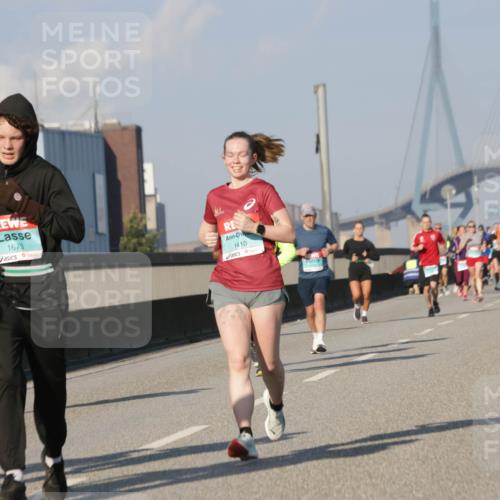 03.10.2025 - Köhlbrandbrückenlauf Jannik Wohlers http://msf.ph/oto/9077842 03.10.2025 09:52:40 Position 3 1722, 1673, 1410 meine-sportfotos.de
