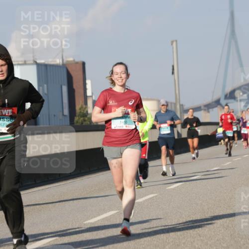 03.10.2025 - Köhlbrandbrückenlauf Jannik Wohlers http://msf.ph/oto/9077871 03.10.2025 09:52:40 Position 3 1722, 1673, 1410 meine-sportfotos.de