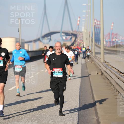 03.10.2025 - Köhlbrandbrückenlauf Jannik Wohlers http://msf.ph/oto/9077872 03.10.2025 09:44:51 Position 3 281, 3183, 3211 meine-sportfotos.de