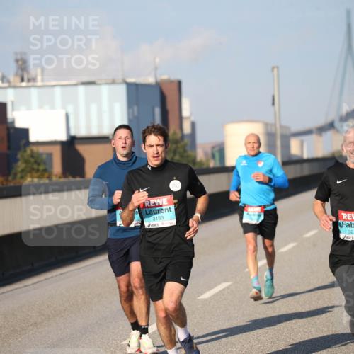 03.10.2025 - Köhlbrandbrückenlauf Jannik Wohlers http://msf.ph/oto/9077884 03.10.2025 09:44:52 Position 3 3183, 3211 meine-sportfotos.de