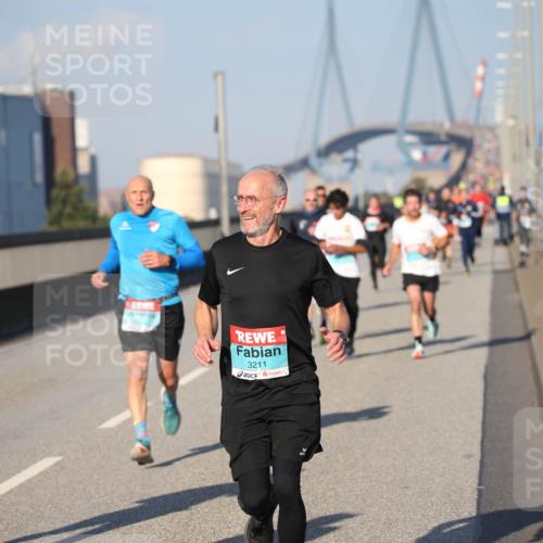 03.10.2025 - Köhlbrandbrückenlauf Jannik Wohlers http://msf.ph/oto/9077894 03.10.2025 09:44:53 Position 3 3183, 3211 meine-sportfotos.de