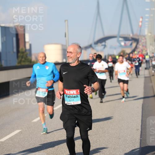 03.10.2025 - Köhlbrandbrückenlauf Jannik Wohlers http://msf.ph/oto/9077896 03.10.2025 09:44:53 Position 3 3183, 3211 meine-sportfotos.de