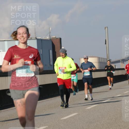 03.10.2025 - Köhlbrandbrückenlauf Jannik Wohlers http://msf.ph/oto/9077897 03.10.2025 09:52:42 Position 3 1410, 2733 meine-sportfotos.de