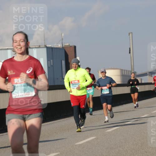 03.10.2025 - Köhlbrandbrückenlauf Jannik Wohlers http://msf.ph/oto/9077910 03.10.2025 09:52:42 Position 3 1410, 1451 meine-sportfotos.de