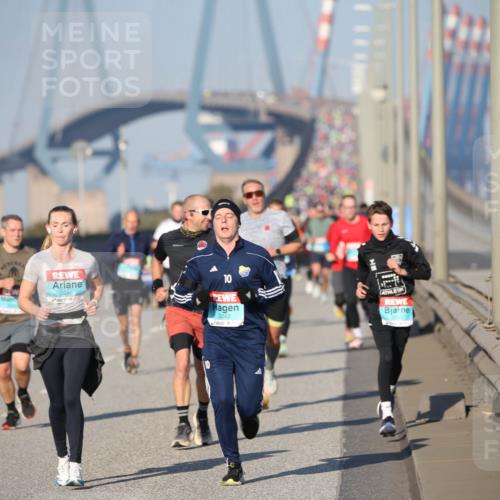 03.10.2025 - Köhlbrandbrückenlauf Jannik Wohlers http://msf.ph/oto/9077977 03.10.2025 09:45:02 Position 3 3246, 3243, 111 meine-sportfotos.de
