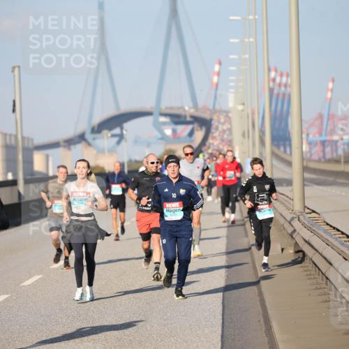 03.10.2025 - Köhlbrandbrückenlauf Jannik Wohlers http://msf.ph/oto/9077979 03.10.2025 09:45:03 Position 3 1114, 3246, 10 meine-sportfotos.de