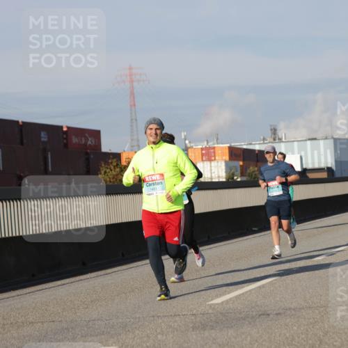 03.10.2025 - Köhlbrandbrückenlauf Jannik Wohlers http://msf.ph/oto/9077992 03.10.2025 09:52:48 Position 3 10100, 1451 meine-sportfotos.de
