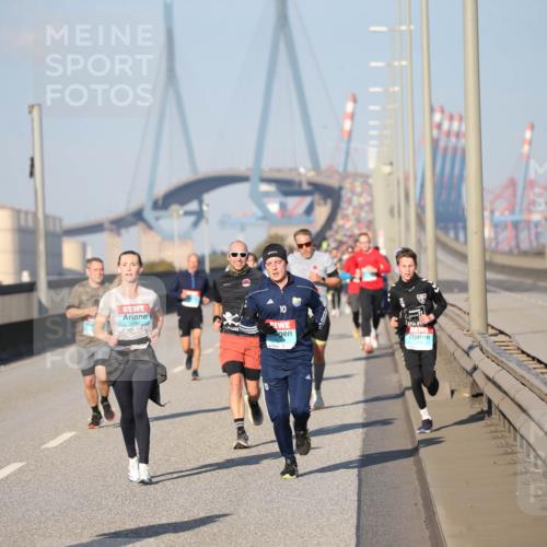 03.10.2025 - Köhlbrandbrückenlauf Jannik Wohlers http://msf.ph/oto/9078001 03.10.2025 09:45:03 Position 3 1174, 10 meine-sportfotos.de