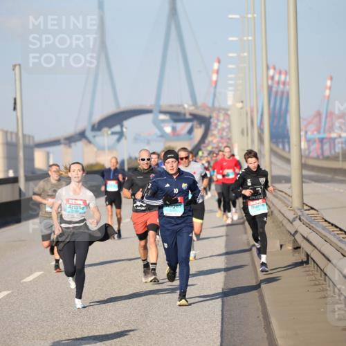 03.10.2025 - Köhlbrandbrückenlauf Jannik Wohlers http://msf.ph/oto/9078005 03.10.2025 09:45:04 Position 3 10, 3243 meine-sportfotos.de