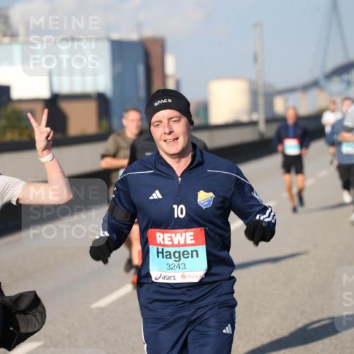 03.10.2025 - Köhlbrandbrückenlauf Jannik Wohlers http://msf.ph/oto/9078060 03.10.2025 09:45:09 Position 3 3246, 10, 3243 meine-sportfotos.de