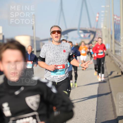 03.10.2025 - Köhlbrandbrückenlauf Jannik Wohlers http://msf.ph/oto/9078082 03.10.2025 09:45:11 Position 3 3592 meine-sportfotos.de