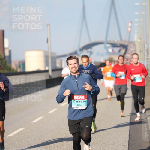 03.10.2025 - Köhlbrandbrückenlauf Jannik Wohlers http://msf.ph/oto/9078129 03.10.2025 09:45:14 Position 3 102, 1052 meine-sportfotos.de