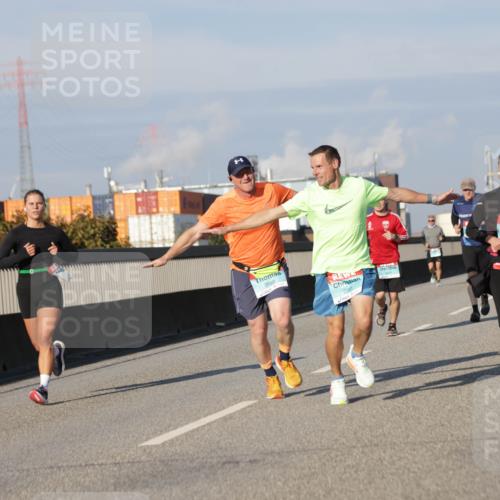 03.10.2025 - Köhlbrandbrückenlauf Jannik Wohlers http://msf.ph/oto/9078233 03.10.2025 09:52:55 Position 3 2983, 1294 meine-sportfotos.de