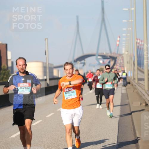 03.10.2025 - Köhlbrandbrückenlauf Jannik Wohlers http://msf.ph/oto/9078279 03.10.2025 09:45:22 Position 3 1215, 1423 meine-sportfotos.de