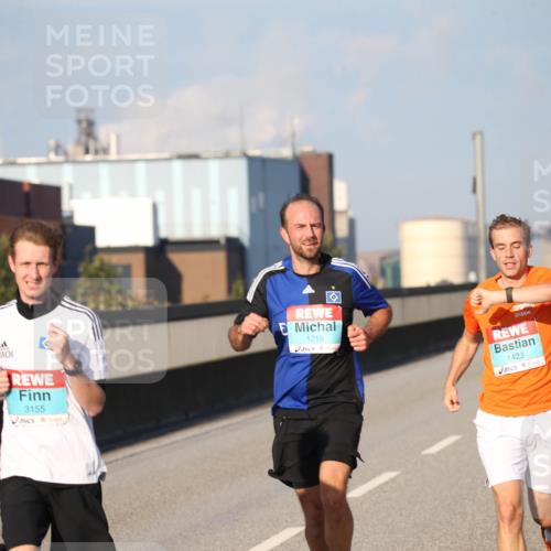 03.10.2025 - Köhlbrandbrückenlauf Jannik Wohlers http://msf.ph/oto/9078290 03.10.2025 09:45:23 Position 3 3155, 1215, 1423 meine-sportfotos.de