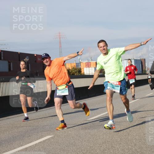 03.10.2025 - Köhlbrandbrückenlauf Jannik Wohlers http://msf.ph/oto/9078318 03.10.2025 09:52:56 Position 3 2983, 2981 meine-sportfotos.de