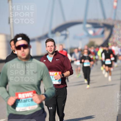 03.10.2025 - Köhlbrandbrückenlauf Jannik Wohlers http://msf.ph/oto/9078351 03.10.2025 09:45:27 Position 3 2302 meine-sportfotos.de