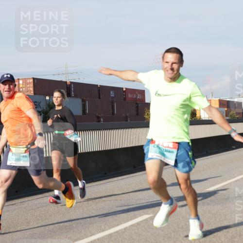 03.10.2025 - Köhlbrandbrückenlauf Jannik Wohlers http://msf.ph/oto/9078357 03.10.2025 09:52:56 Position 3 2983 meine-sportfotos.de
