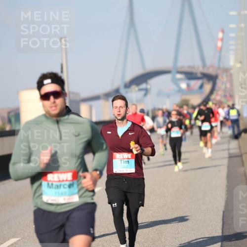 03.10.2025 - Köhlbrandbrückenlauf Jannik Wohlers http://msf.ph/oto/9078359 03.10.2025 09:45:28 Position 3 2302, 1 meine-sportfotos.de