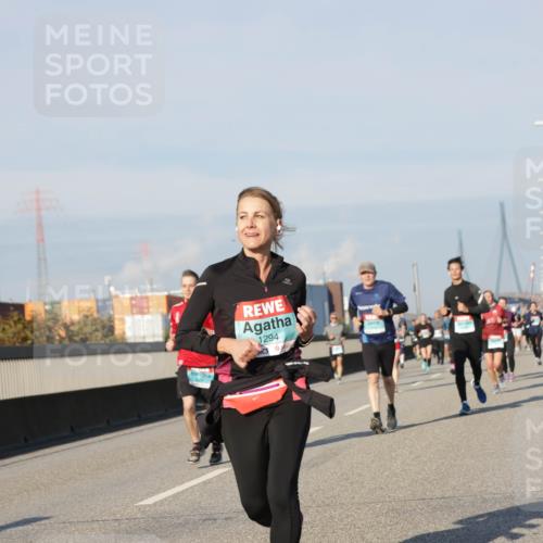03.10.2025 - Köhlbrandbrückenlauf Jannik Wohlers http://msf.ph/oto/9078363 03.10.2025 09:52:57 Position 3 1294 meine-sportfotos.de