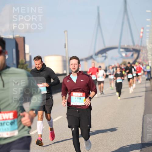 03.10.2025 - Köhlbrandbrückenlauf Jannik Wohlers http://msf.ph/oto/9078370 03.10.2025 09:45:29 Position 3 1145, 2302 meine-sportfotos.de