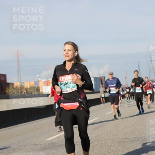 03.10.2025 - Köhlbrandbrückenlauf Jannik Wohlers http://msf.ph/oto/9078380 03.10.2025 09:52:57 Position 3 1294 meine-sportfotos.de