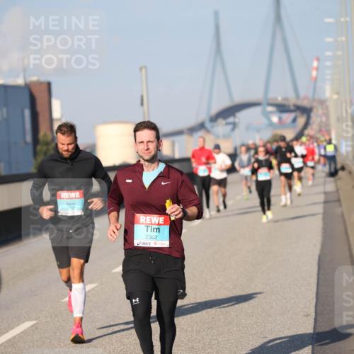 03.10.2025 - Köhlbrandbrückenlauf Jannik Wohlers http://msf.ph/oto/9078392 03.10.2025 09:45:30 Position 3 3718, 2302 meine-sportfotos.de