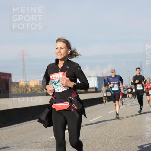 03.10.2025 - Köhlbrandbrückenlauf Jannik Wohlers http://msf.ph/oto/9078393 03.10.2025 09:52:58 Position 3 1294 meine-sportfotos.de