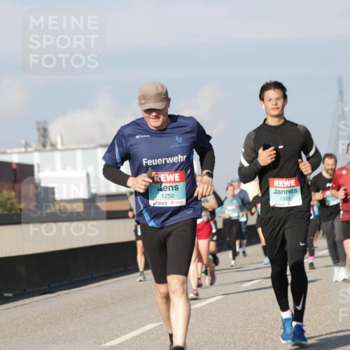 03.10.2025 - Köhlbrandbrückenlauf Jannik Wohlers http://msf.ph/oto/9078432 03.10.2025 09:52:59 Position 3 1250, 1089 meine-sportfotos.de