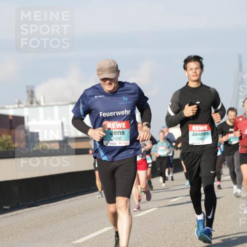 03.10.2025 - Köhlbrandbrückenlauf Jannik Wohlers http://msf.ph/oto/9078437 03.10.2025 09:52:59 Position 3 1250, 1089 meine-sportfotos.de