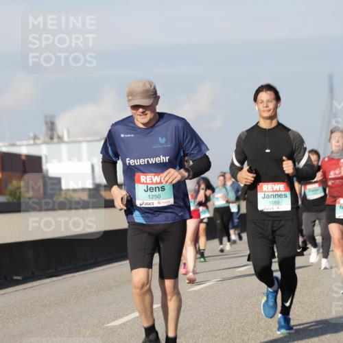 03.10.2025 - Köhlbrandbrückenlauf Jannik Wohlers http://msf.ph/oto/9078461 03.10.2025 09:52:59 Position 3 1250, 1089 meine-sportfotos.de