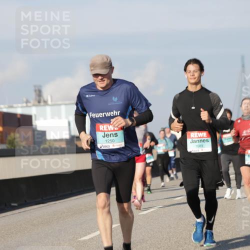 03.10.2025 - Köhlbrandbrückenlauf Jannik Wohlers http://msf.ph/oto/9078467 03.10.2025 09:52:59 Position 3 1250, 1089 meine-sportfotos.de