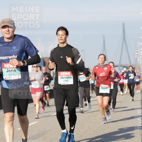 03.10.2025 - Köhlbrandbrückenlauf Jannik Wohlers http://msf.ph/oto/9078485 03.10.2025 09:53:00 Position 3 1250, 1089, 1300 meine-sportfotos.de