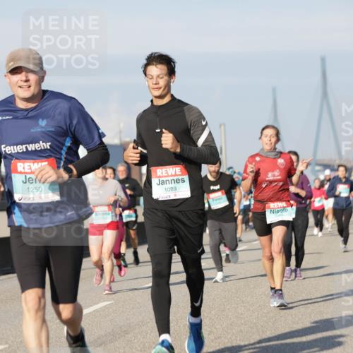 03.10.2025 - Köhlbrandbrückenlauf Jannik Wohlers http://msf.ph/oto/9078496 03.10.2025 09:53:00 Position 3 1250, 1089 meine-sportfotos.de