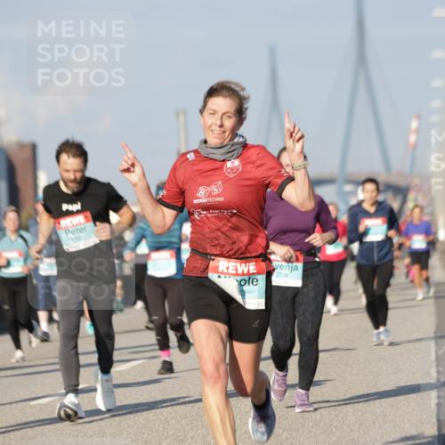 03.10.2025 - Köhlbrandbrückenlauf Jannik Wohlers http://msf.ph/oto/9078523 03.10.2025 09:53:01 Position 3 1306, 2734 meine-sportfotos.de